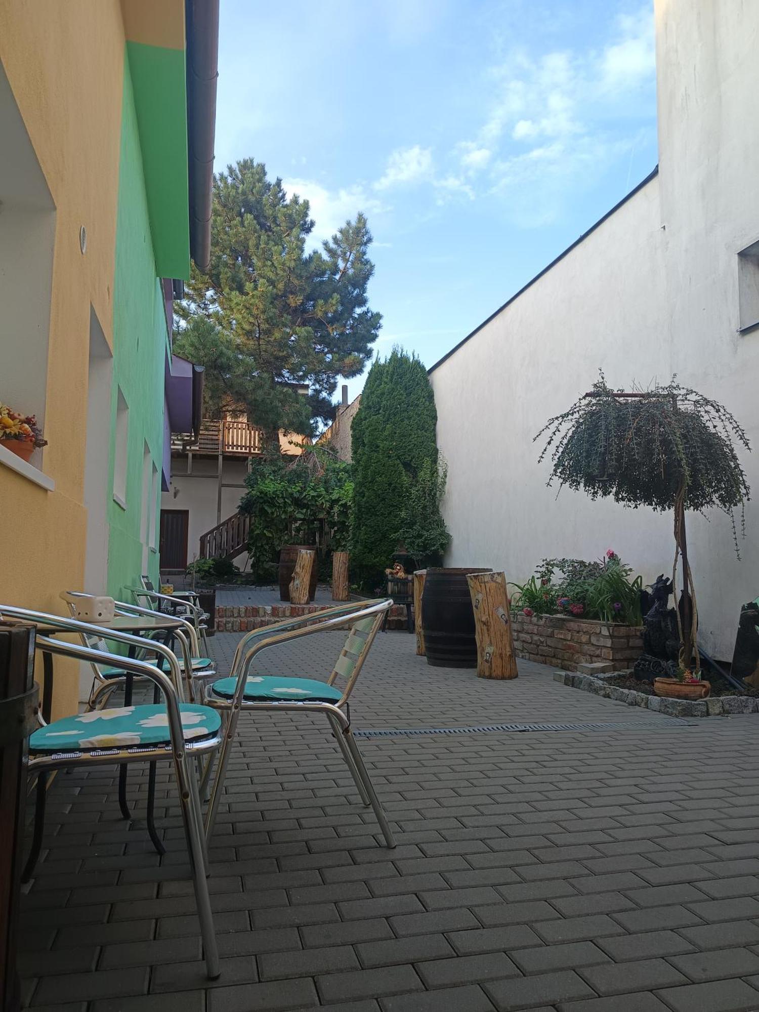 Pension Archa Mikulov Ngoại thất bức ảnh